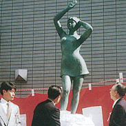 30 周年記念ブロンズ像「明日へ」雨宮淳作　除幕式