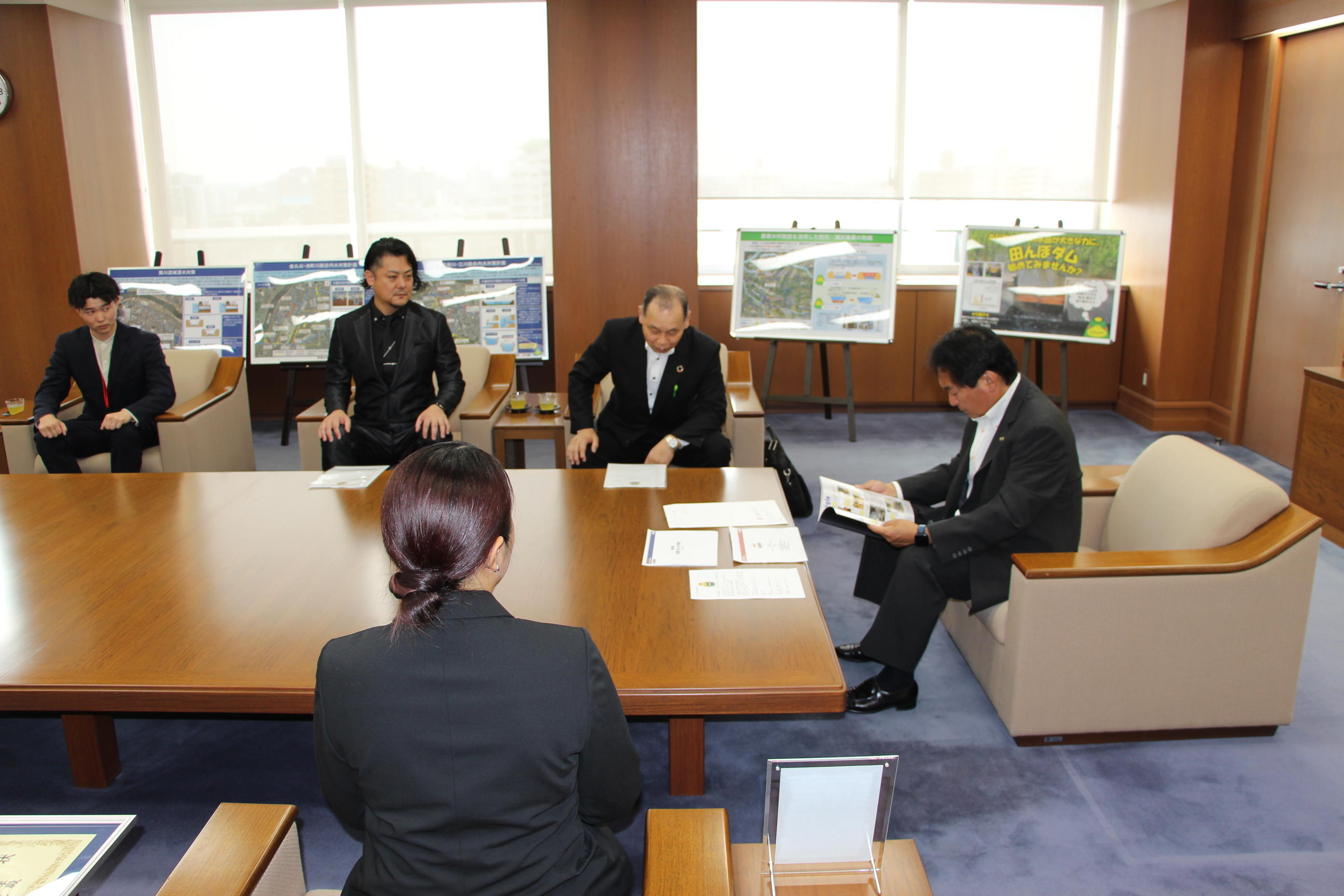 市長をくどく (2) - 成田聖.JPG
