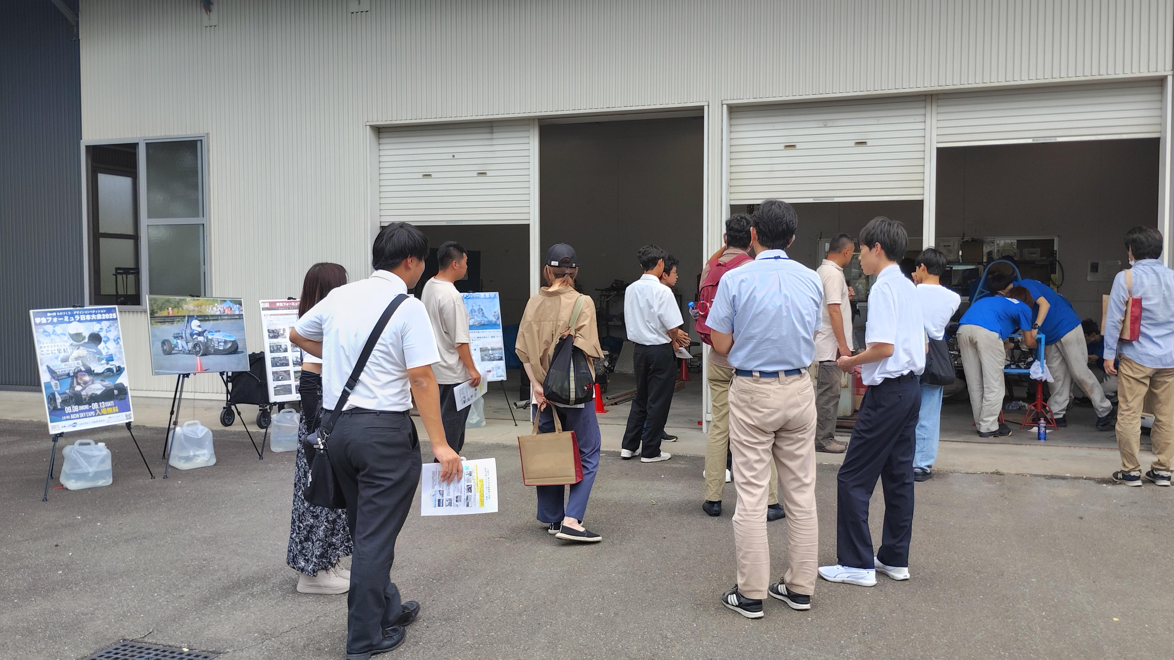 久留米工業大学　オープンキャンパス　学生フォーミュラ.jpg