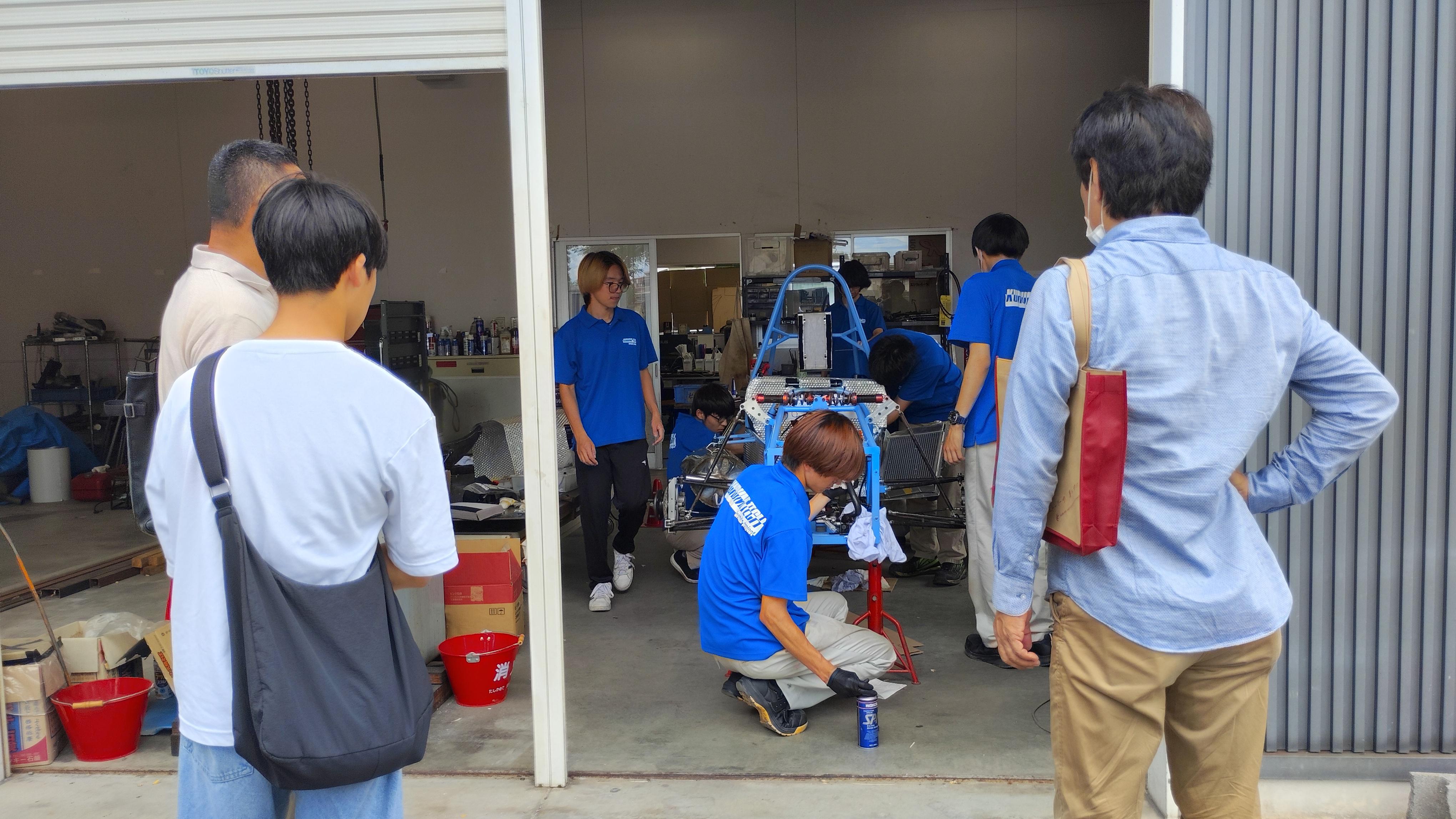 久留米工業大学　オープンキャンパス　学生フォーミュラ.jpg
