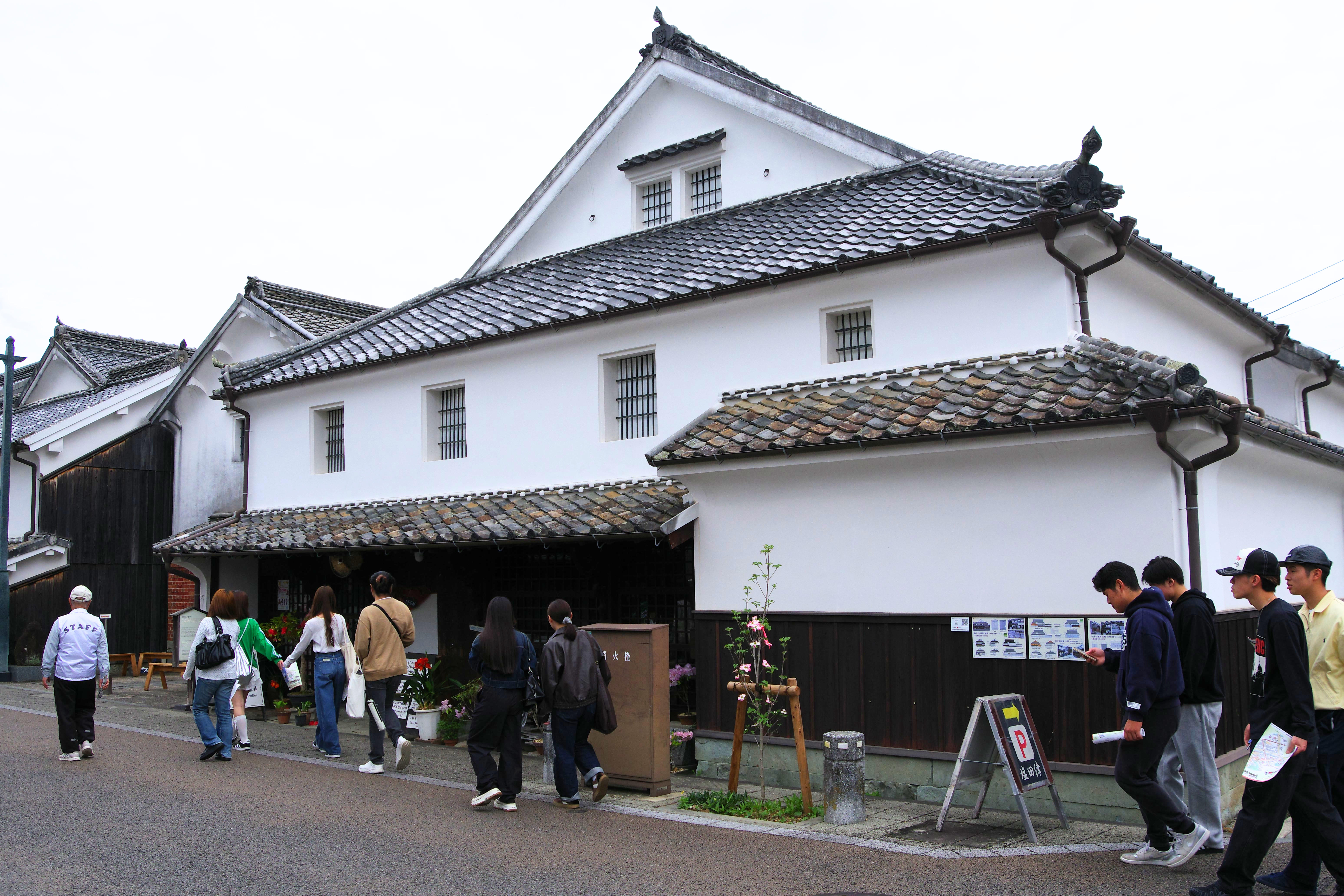 塩田津白壁（明るさアップ）.jpg